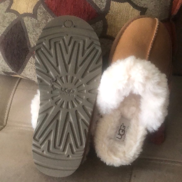 🥶BRAND NEW UGG COQUETTE SLIPPER🥶 - Picture 3 of 8